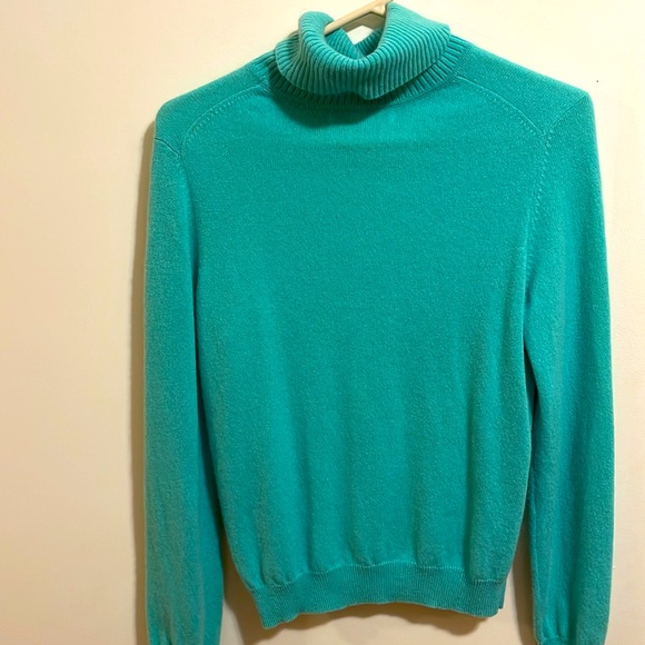 💯% cashmere women’s small green turtleneck sweater excellent condition - Picture 3 of 5